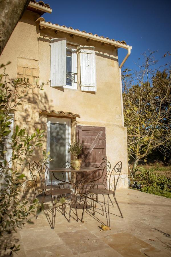 Mas De La Roule, 4 Studios, Piscine Chauffee, Studio Spa, Parc 2 Ha, Pont D'Avignon A Pied Exterior foto